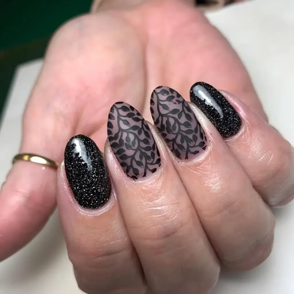 Short Black Nail Designs