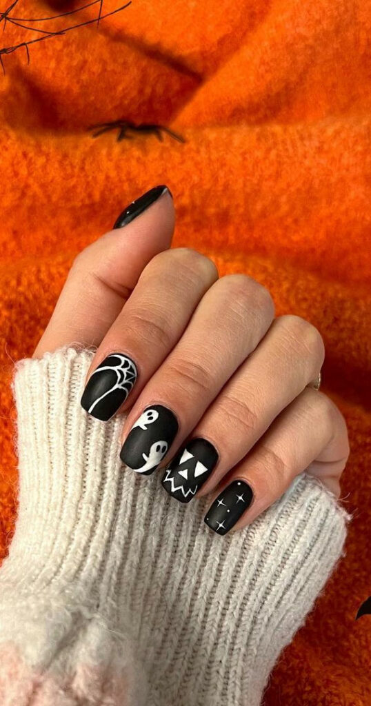 Short Black Nail Designs