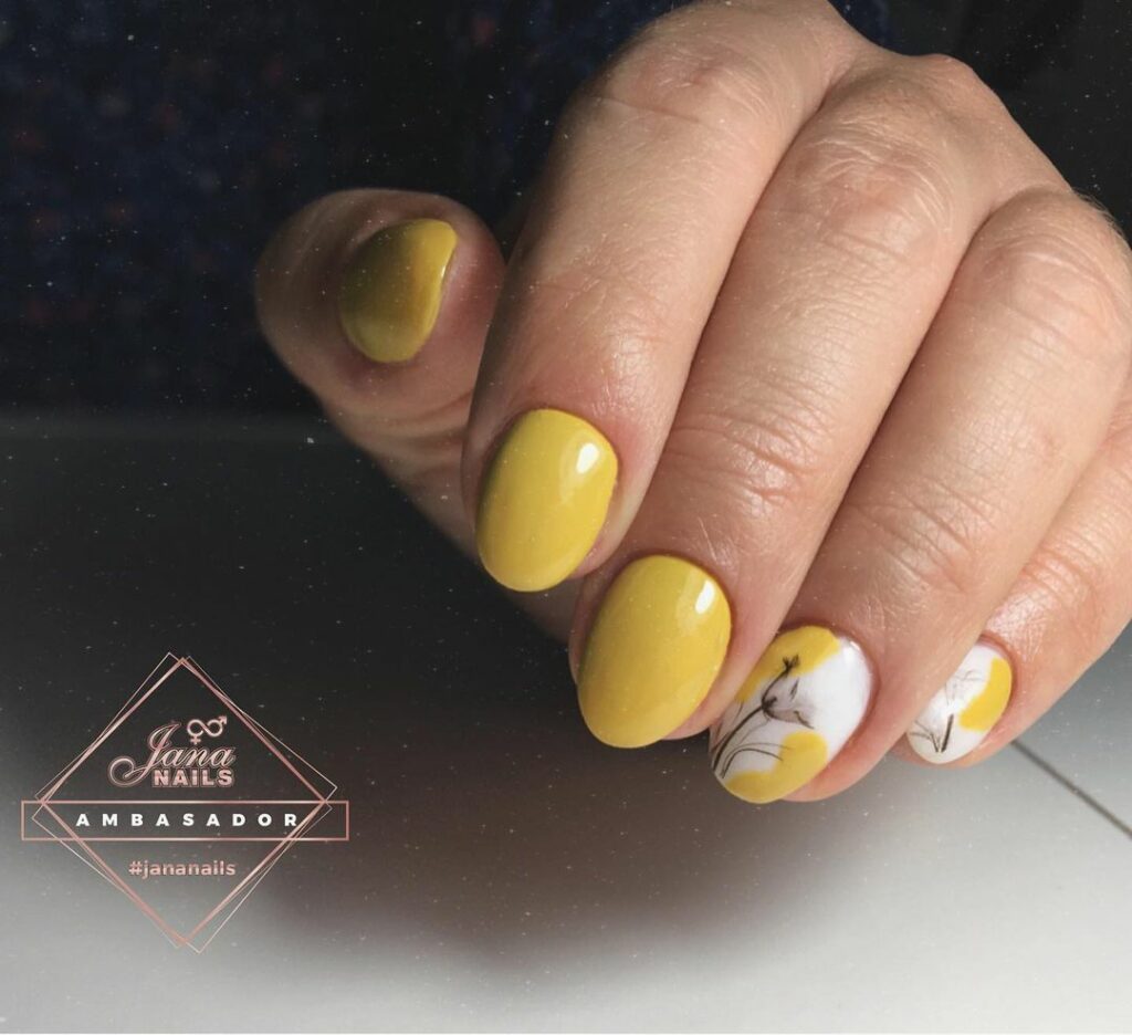 Yellow Autumn Nails