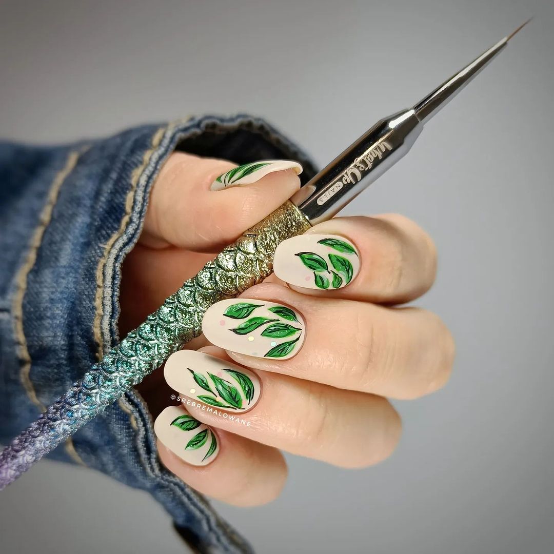 Leaf Nail Art
