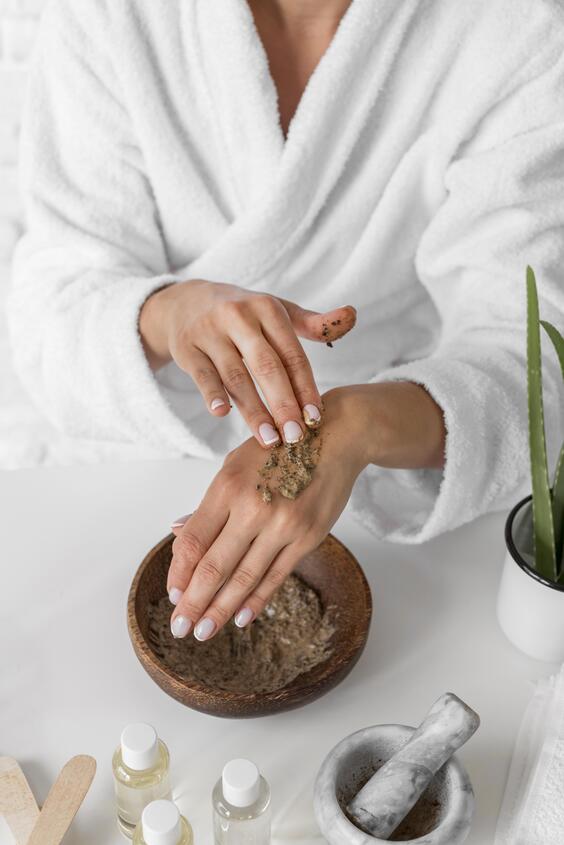 Natural Nail Care How to Strengthen Nails Without Chemicals Cover